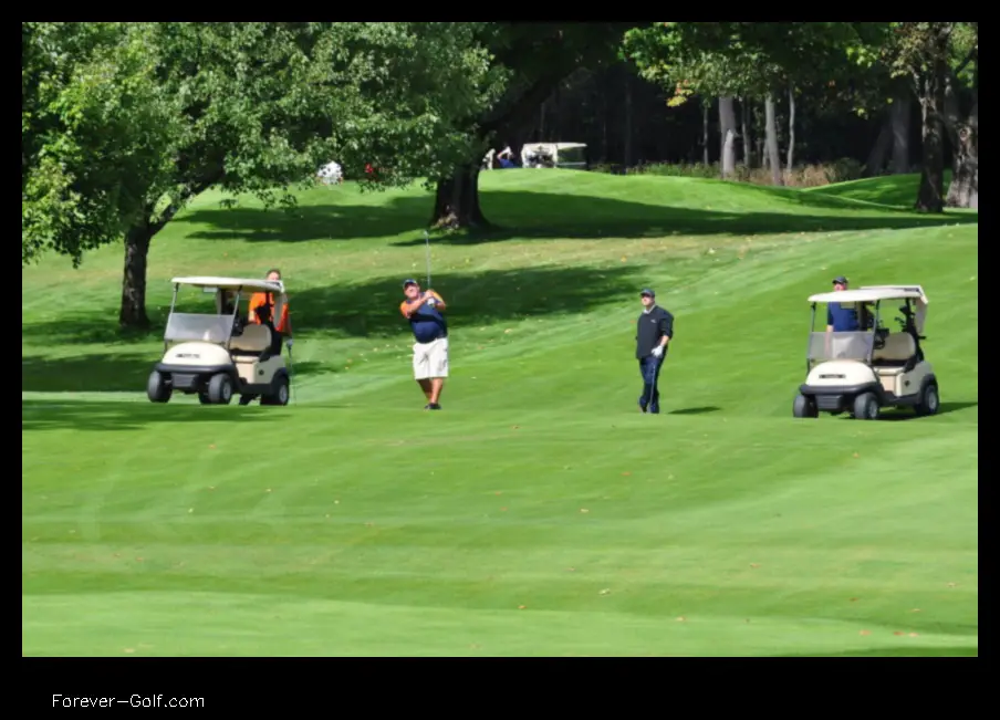 how long does it take to golf 18 holes with a cart