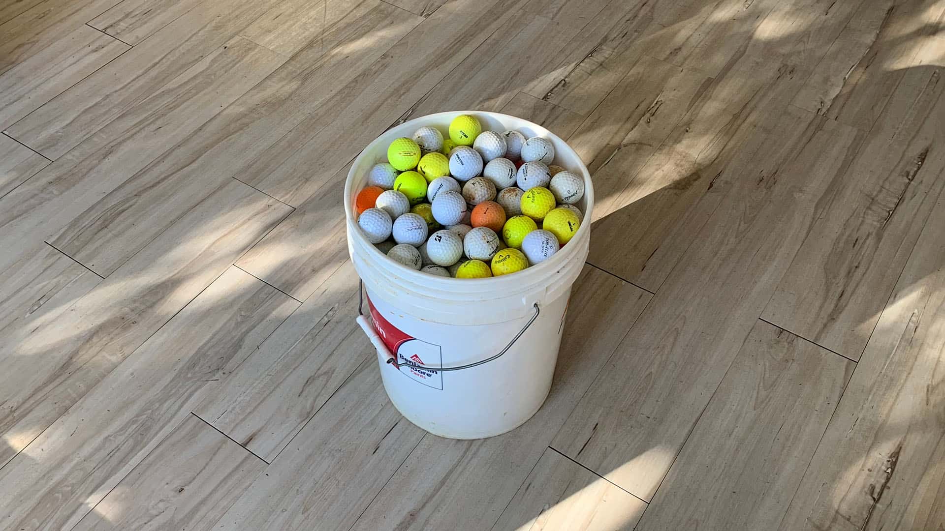 How Many Golf Balls Fit in a 5-Gallon Bucket A Definitive Answer